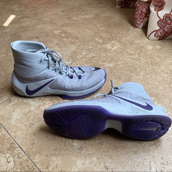Nike Zoom Clear Out Basketball Shoes - Picture 7 of 13